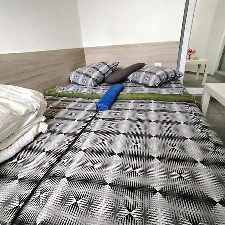 Centre Suits 3 דירה וארנה